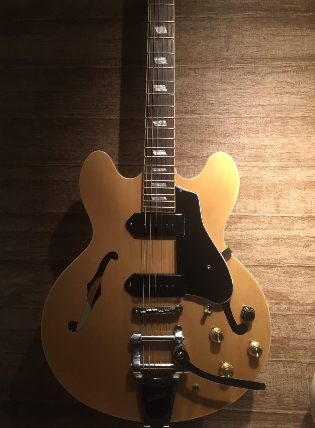 Epiphone Casino NAT w/Bigsby | ハイボールマンは今日も呑む。