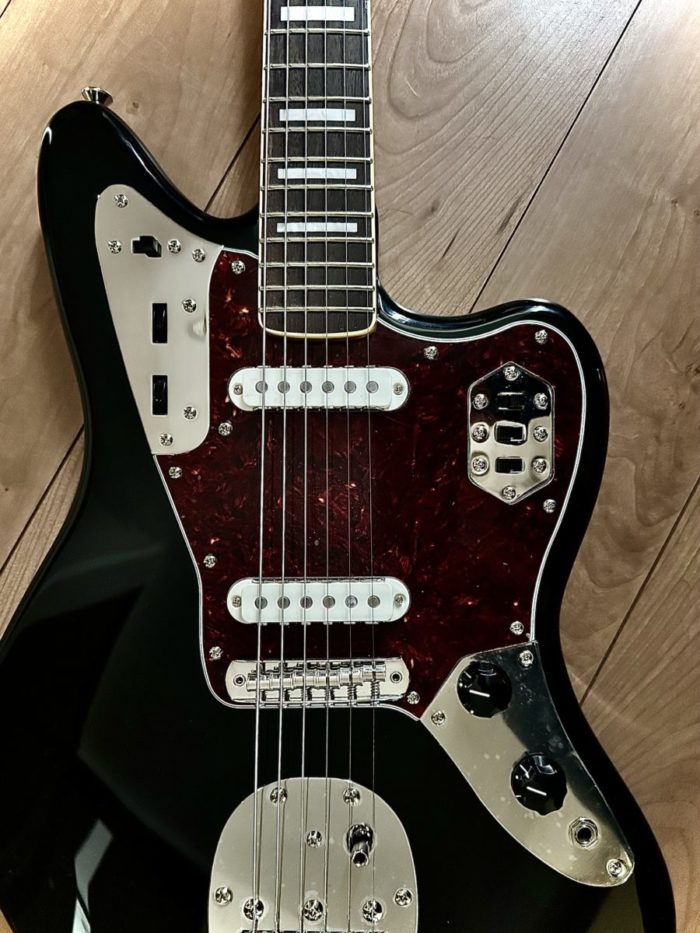 Squier by Fender / Classic Vibe ’70s Jaguar / Black